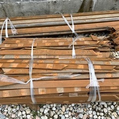 ラティス　廃材　木材の画像