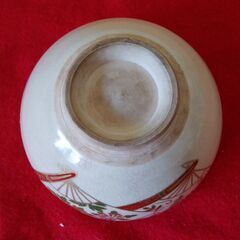 値下げ。格安中古・茶道具　骨董品　高級抹茶碗　清水焼　扇柄入り、金縁入り、ｗ　ｄ　ｈ　ｃｍ、１個限り。使用感あり。  　所在地と必要数量及び必要日をお知らせください。 　 の画像