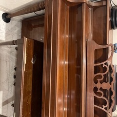 アンティーク風木製ピアノの画像