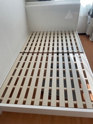 ベッドフレーム（セミダブル）