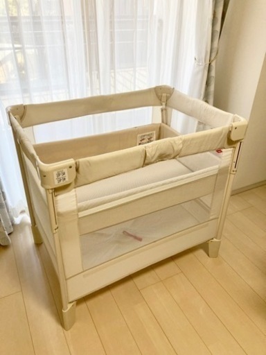 アップリカ　ココネルエアー　ベビーベッド
