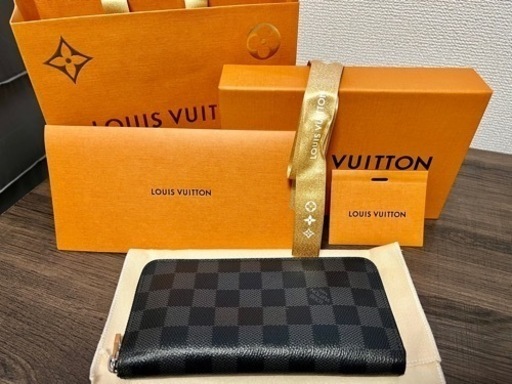 LOUIS VUITTON 長財布 イニシャル入り