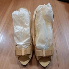 AkiraOsakiの靴　未使用品　ベージュ