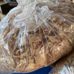 鉋屑　かんなくず　薪ストーブや焚き火の焚き付けに
