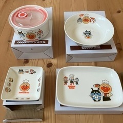 アンパンマンお皿の画像