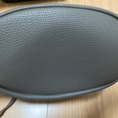 グレージュ　ハンドバッグの画像