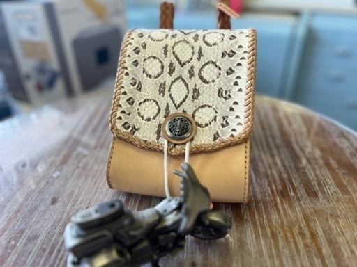 ??ハンドメイド‼️本革製バック??ツーリングバック??オシャレ??