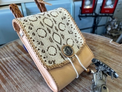 ??ハンドメイド‼️本革製バック??ツーリングバック??オシャレ??
