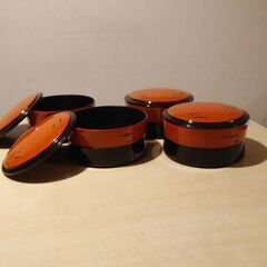 蓋つき丸型のお重（4個）