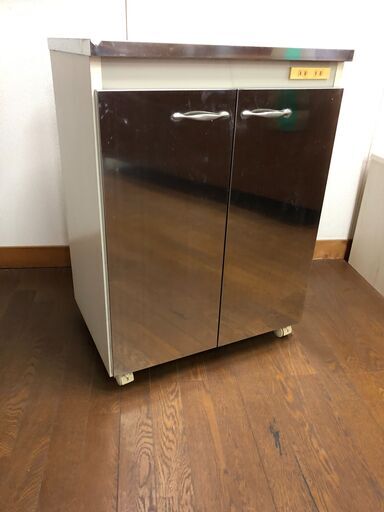 レンジ台！キャスター付きです。リサイクル品です。