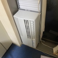 窓設置型エアコンの画像