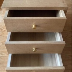 小さい桐タンスの画像