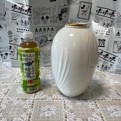 ニナリッチの花瓶の画像