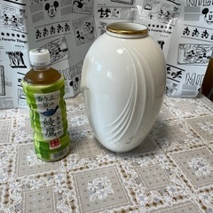ニナリッチの花瓶の画像