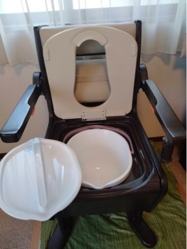 ポータブルトイレ