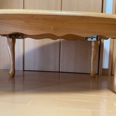 猫足がかわいい楕円形テーブル♡の画像