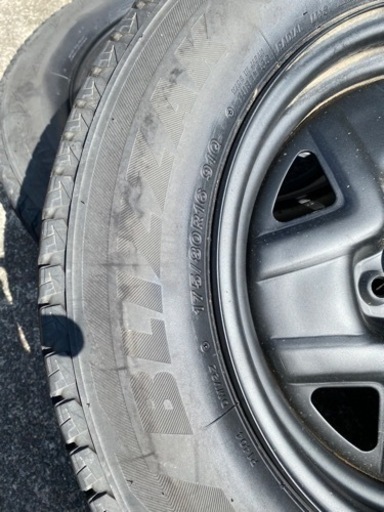 175/65R14 2017年43週 スタッドレスタイヤ アルミホイール付 グッドイヤー アイスナビ６ 175/65R14 2017年43週 スタッドレスタイヤ アルミホイール付