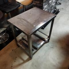 ステンレス台とフライヤー