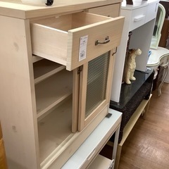 ナチュラルカラーのかわいいミニ食器棚お売りします！
