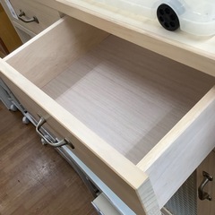 ナチュラルカラーのかわいいミニ食器棚お売りします！