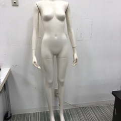 【一時停止中】レディース　マネキン　トルソー　什器　ガラス土台