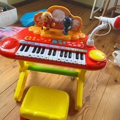 お取引中　アンパンマン  電子ピアノ