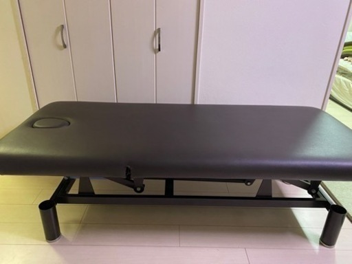 美品！エステベッド　マッサージベッド