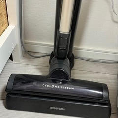 IRIS OHYAMA掃除機 極細軽量スティッククリーナー SBD-G2-H 充電式 スタンド付き ハンディクリーナー [紙パック式 /コードレス]の画像