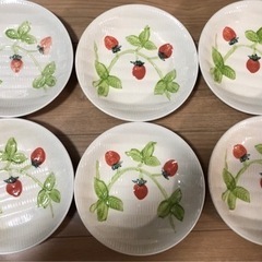 【決定】いちご柄のお皿　6枚
