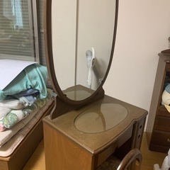 ドレッサー（椅子付き）