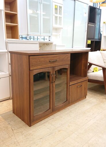 使用少なめ 美品 GART/ガルト キッチンカウンター 2枚ガラス扉 引出し2個 スライドテーブル アルト材 ブラウン 木目模様 レンジボード レンジ台 キッチンボード 棚板可動式 定価65000円■横幅120cm×奥行45cm×高さ85cm■近隣配送無料 買取帝国 朝霞店