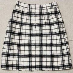 チェックスカートの画像