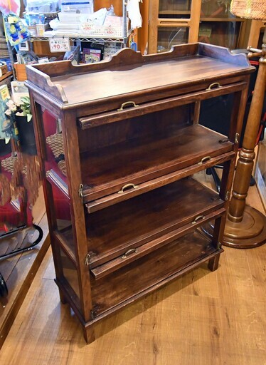 ●近郊格安配送(*'ω'*)●oldmaison ビンテージ　シーシャム　3段フラップ　キャビネット　中古品●飾り棚　相模原　横浜　神奈川●