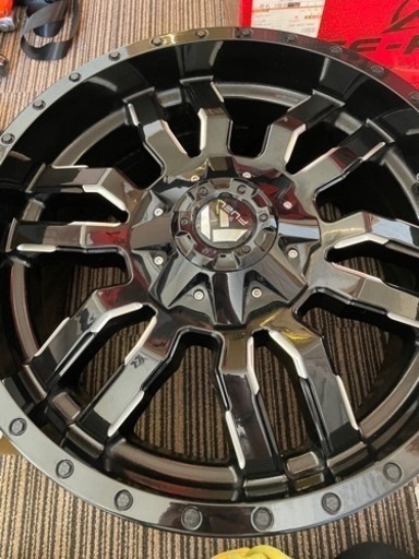 アルミ4本セット　ＦＵＥＬ　ＯＦＦＲＯＡＤ(フューエルオフロード)Ｄ595　Gloss Black 209Ｊ　20×9Ｊ　5×127　オフセット+1