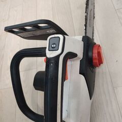 バッテリー式チェーンソーの画像