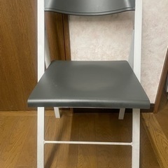 イタリアAREAdeclicのあの有名な折りたたみ椅子pocket 4脚の画像