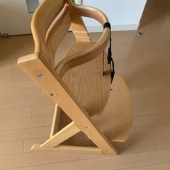 子供用　木の椅子の画像