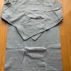 【今週2枚セットで800円】【新品】『ネック長袖シャツ（黒&グレー）2枚で』の画像