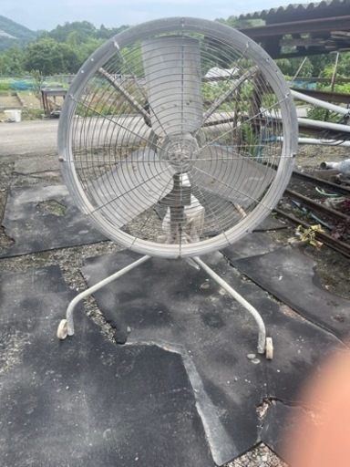 牛舎用　扇風機