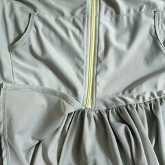 【別途処分済み】ラッシュガード フリル UVパーカー 指穴 指ぬき ロング丈 L～LL グレー×イエロー 無地 ストレッチ の画像