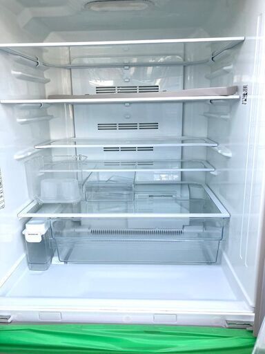 値下げ！【札幌市内配送可】東芝 冷蔵庫 GR-H560FV(ZC) 6ドア フレンチドア マジック大容量 555L 2015年製 ルー