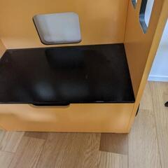 スクールバス　プレイデスク(コストコ)の画像