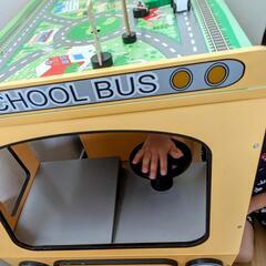 スクールバス　プレイデスク(コストコ)の画像