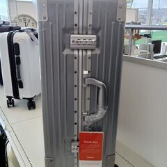 ★ジモティ割あり★  キャリーバック シルバー H67×D26×W45 クリーニング済み HJ166の画像