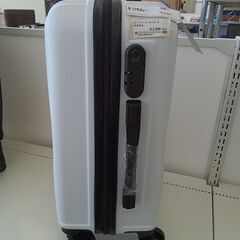 ★ジモティ割あり★ 株式会社ユカラ キャリーバック ホワイト H54×D37×W23 クリーニング済み HJ167の画像