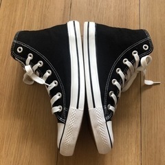 ハイカットスニーカー　25.5cmの画像