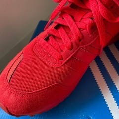 adidas  adidas Originals ZX 700 Triple Redの画像