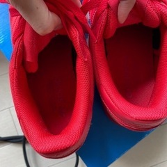 adidas  adidas Originals ZX 700 Triple Redの画像