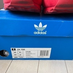 adidas  adidas Originals ZX 700 Triple Redの画像