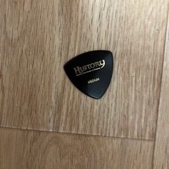 アコースティックギター　カポタスト、ピック付きの画像